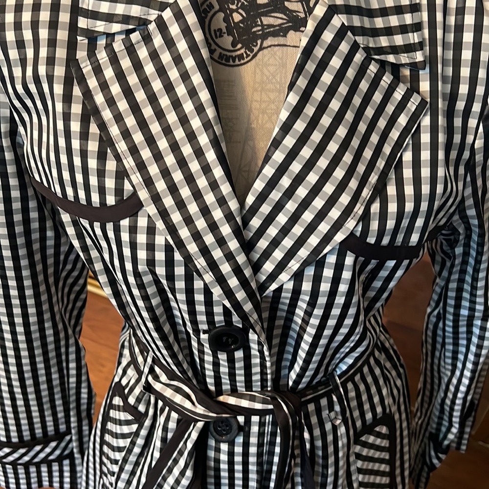 Gallery black and white lightweight raincoat only worn twice size L - Picture 5 of 7